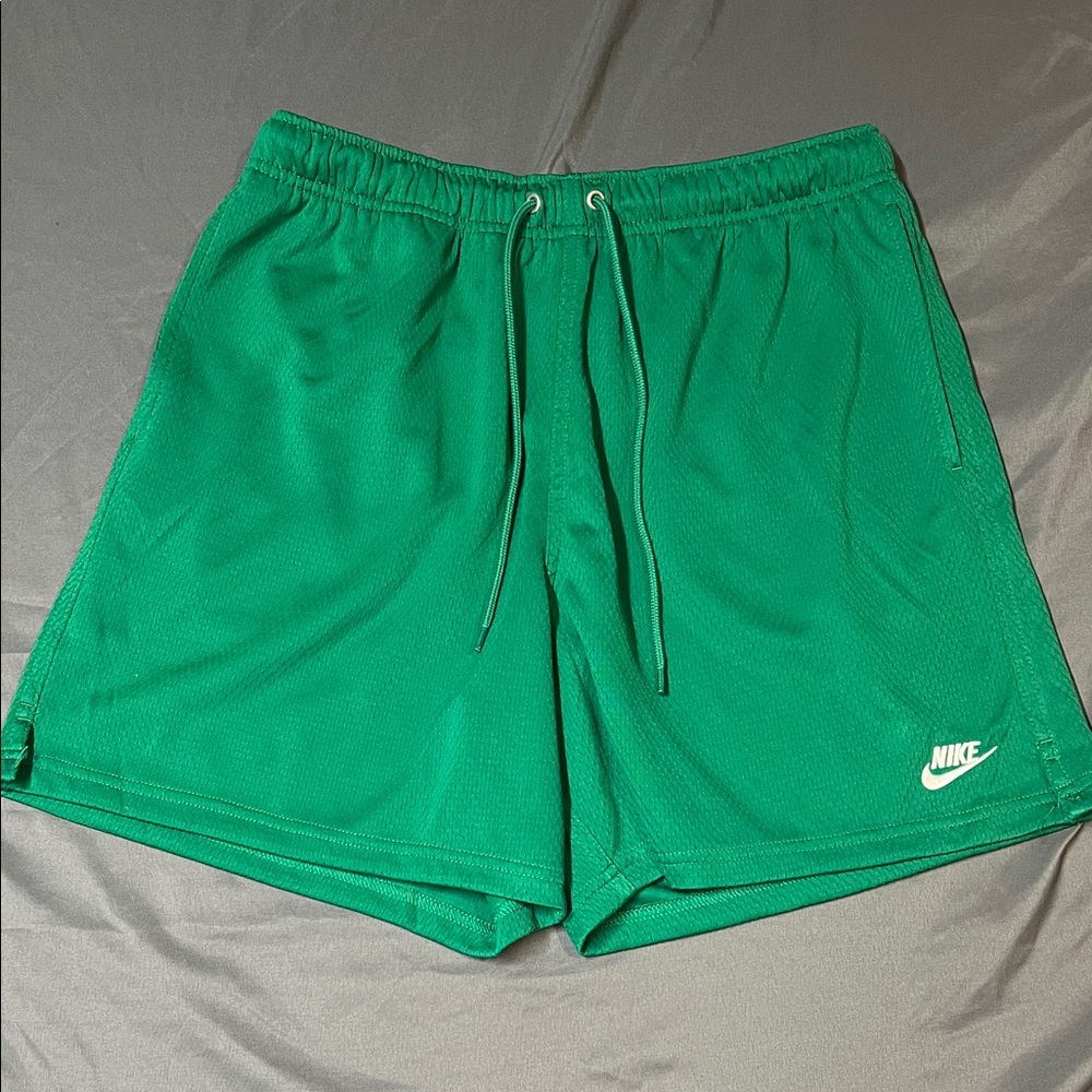 Nike club men’s mesh flow shorts